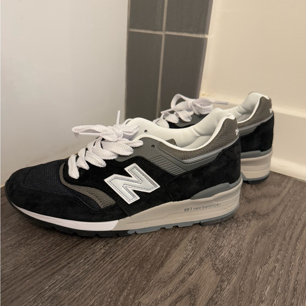 Size 6 Black/Grey New Balance 997 Unisex